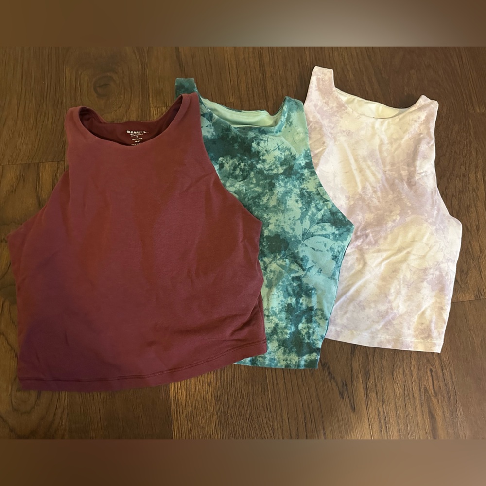 Women’s Old Navy Crop Racerback Set (3)